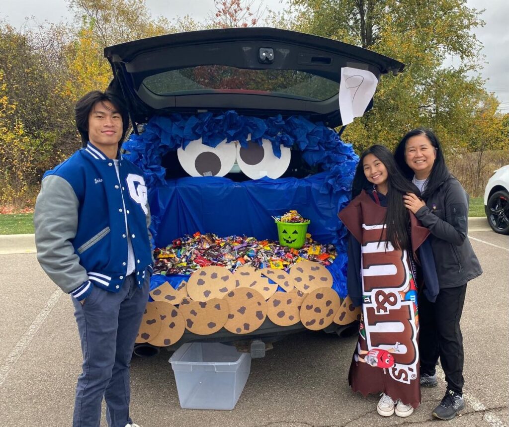 The Best Decorated Trunk Goes To The Almeda Family